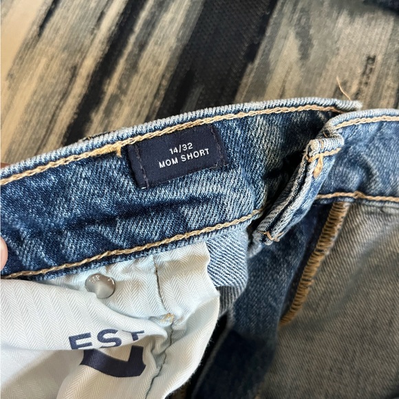 GAP MOM SHORTS - Picture 2 of 3